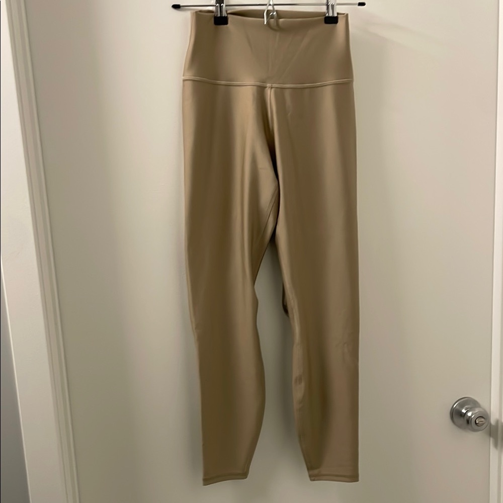 ALO Yoga High-Waist Leggings in Beige